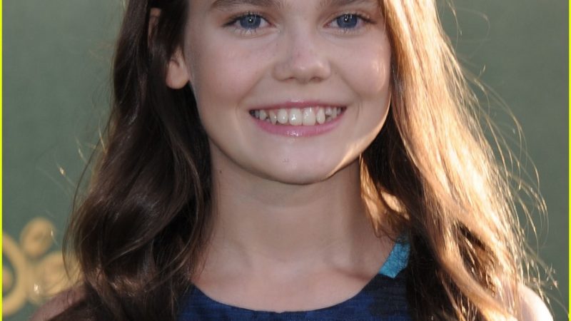 Know About Oona Laurence Age, Height, Net Worth, Movies, Parents, Instagram