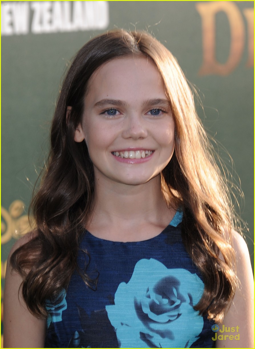 Know About Oona Laurence Age, Height, Net Worth, Movies, Parents ...